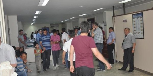 Kfte, 100'e yakn retmen ile renci hastanelik etti/ Video