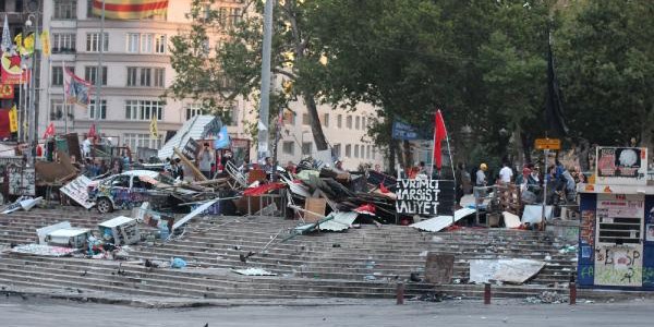 Taksim güne böyle başladı/ Video