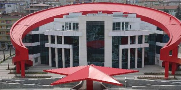 Trk bayra eklindeki bina hizmete ald/ Video