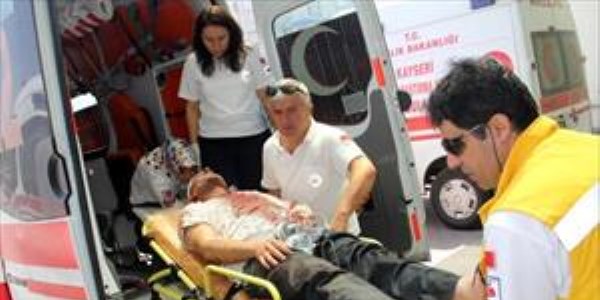 K�z meselesi y�z�nden kavga: 1 yaral�