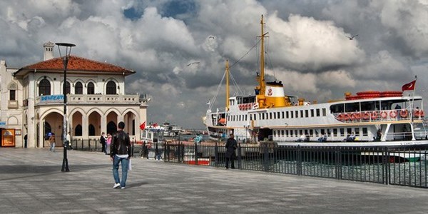 İstanbul'da vapur seferleri iptal edildi