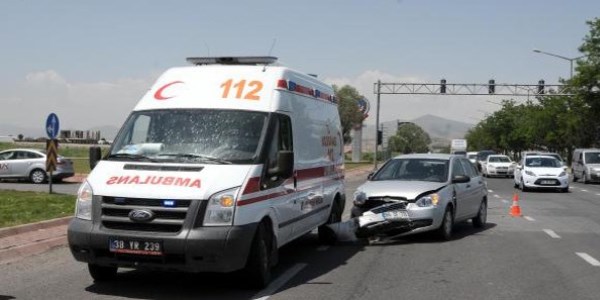 Fabrikadaki yangında 8 kişi hastanelik oldu