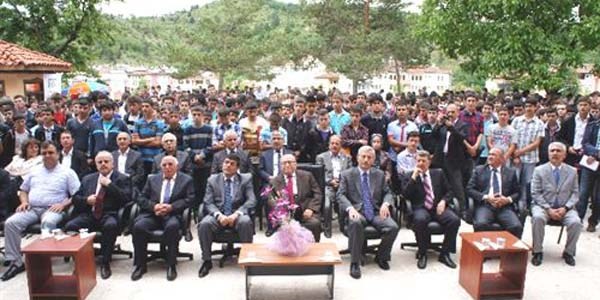 Taş mektep, 144'üncü mezunlarını verdi