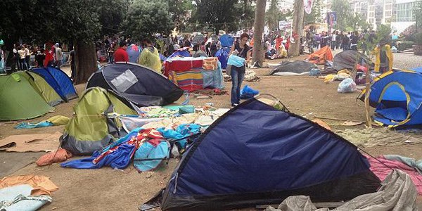 Gezi Park'nda kitle rgtleri ve partiler adrlar topluyor