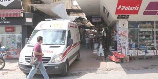 Çarşı'da fenalaşan şahısın yanına ambulans ulaşamadı