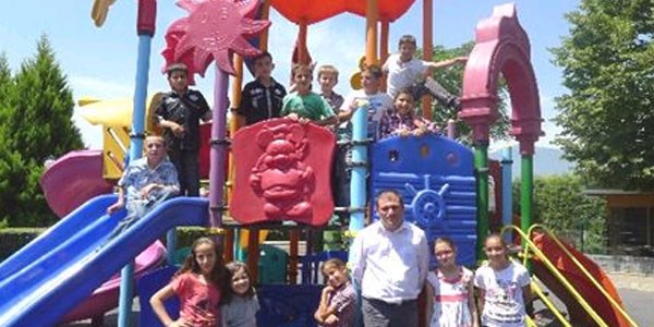 Köylü öğrencilere karne hediyesi ilçe gezisi