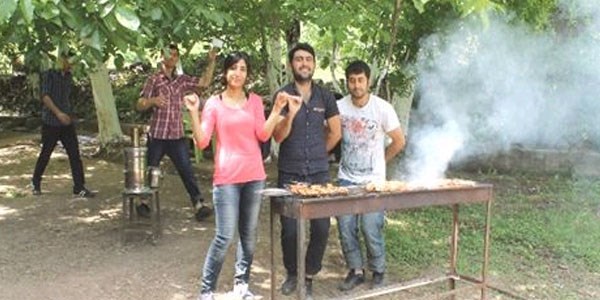 Üniversitelilerden mezuniyet pikniği