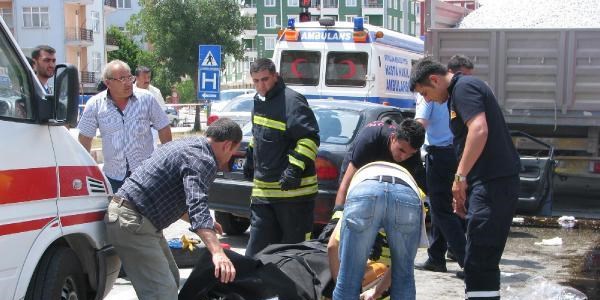 Yaralananlara sağlık hizmeti verenlere kelepçe