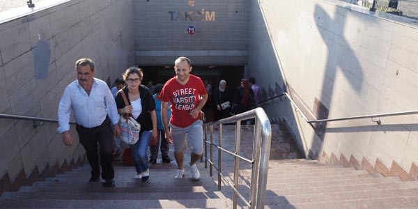 Taksim'de hayat normale dönmeye başladı/ Video