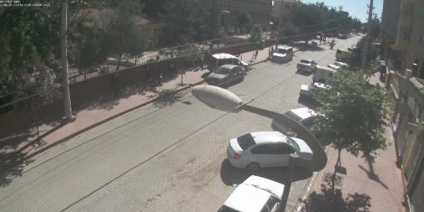 El freni �ekilmeyen ara� elektrik dire�ine �arpt�