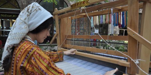 �pek�ili�in yok oldu�u Bursa'da koza ve ipek festivali