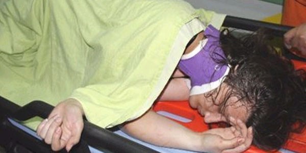 Otomobilin çarptığı genç kız ağır yaralandı