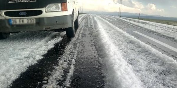 Kars, yaz ortasında kışı yaşadı