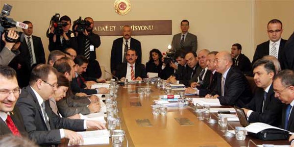 Yargı hizmetleri tasarısı komisyonda kabul edildi