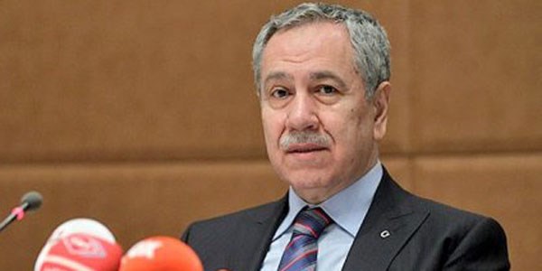 Arınç, 'istifa etti' iddialarına cevap verdi