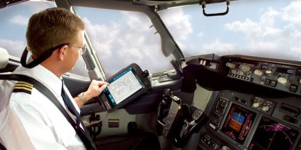 Ba�bakan'a k�freden pilot istifa etti!