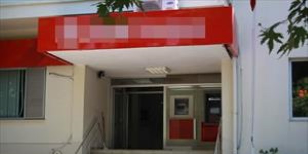 Yüksek voltaj bankayı yaktı