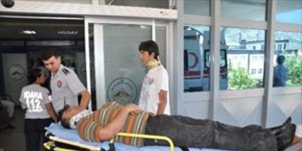 Otomobil tarlaya uçtu: 4 yaralı