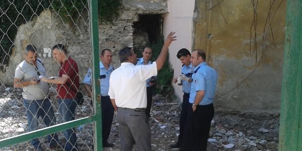 Restorasyon çalışması devam eden binada intihar etti