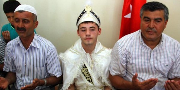 Romanyalı genç böyle Müslüman oldu