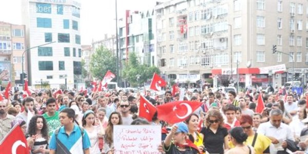 Pankarta suç duyurusu