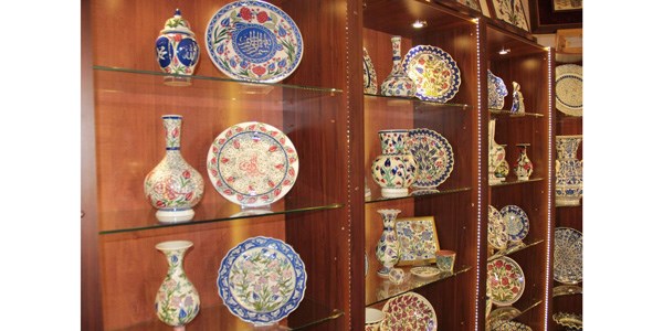 İznik Çinisine Çin darbesi