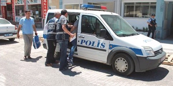 Ukraynalı çelik kasa hırsızı polisten kaçamadı