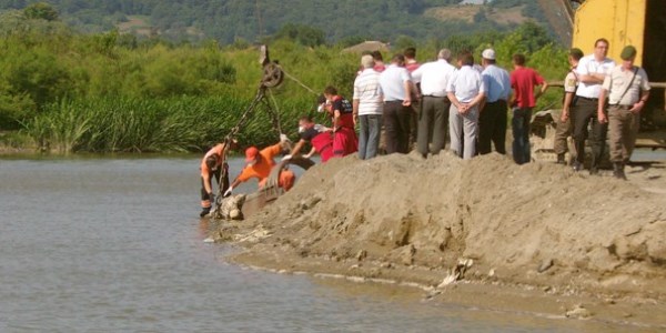 Köprü faciasında 5 kişinin kaybolduğu Filyos Çayı'nda, 1 ceset bulundu