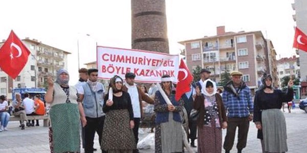 Eskişehir'de kağnı arabalı dik duruş eylemi