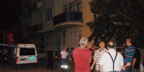 Karısını öldürdükten sonra intihar etti