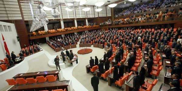 Meclis, 1 Temmuzda kapanmayacak, çalışacak