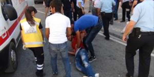 Bıçaklı kavga: 1 yaralı