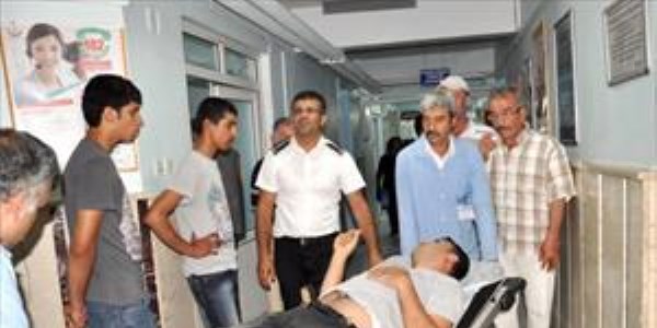 Motosiklet devrildi, sürücü yaralandı