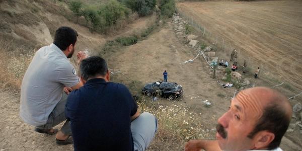 Katliam gibi kaza: 9 �l�, 1 yaral�/ Video