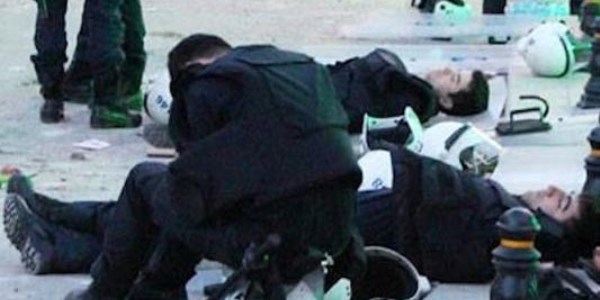 Gezi polisine 24'er maaş ikramiye