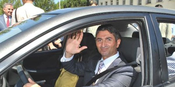 Komutan�n emniyet kemeri hassasiyeti