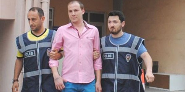 �nternetten polise hakaret eden belediye �al��an�na g�zalt�