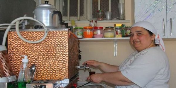 Çay ocağında 'kadın ocakçı'