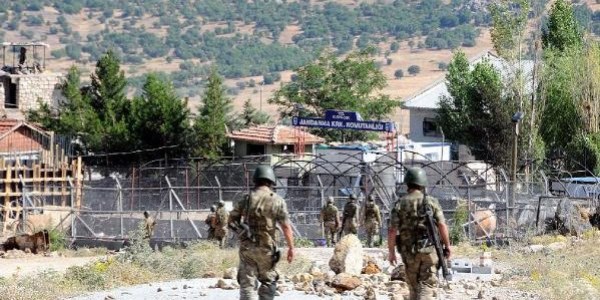 Lice'de karakol çevresinde patlayıcı ve kanıt arandı