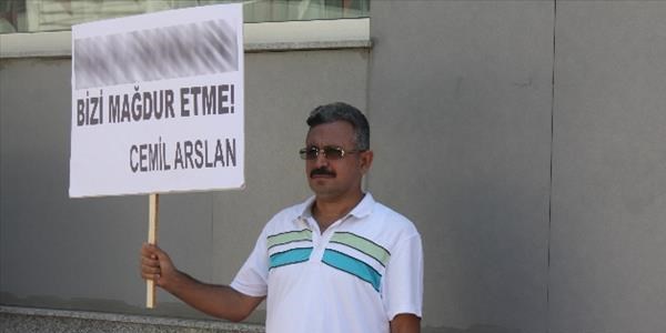 Banka �n�nde sessiz eylem