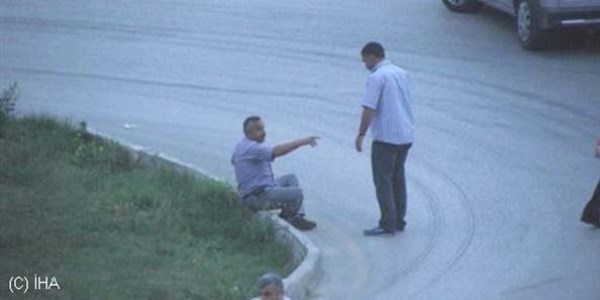Minib�sle otomobilin �arp��mas� sonucu 5 ki�i yaraland�