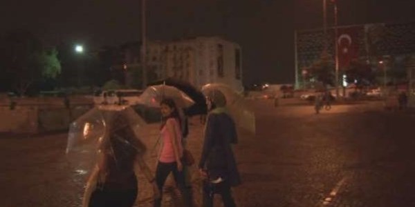 İstanbul yağmurla serinledi