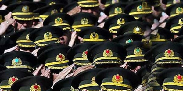 YAŞ'ta 4 komutan birden değişiyor