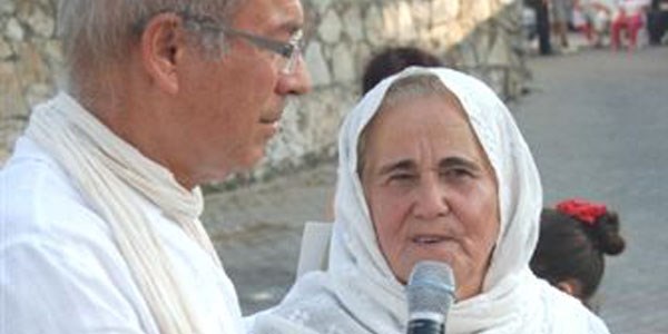 �z�ml� dastar� elbise oldu