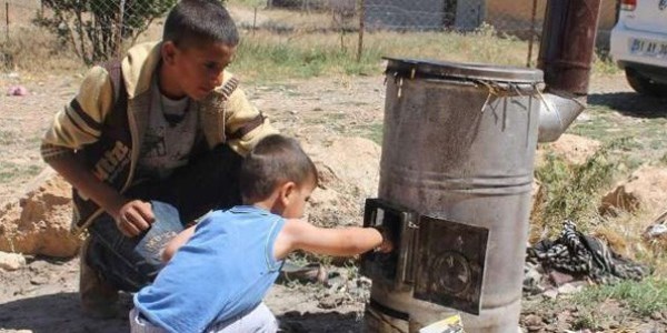 Acı hissetmeyen iki kardeş hayrete düşürüyor