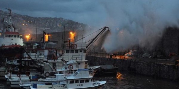 Zonguldak'ta şiddetli yağmur hayatı felç etti!
