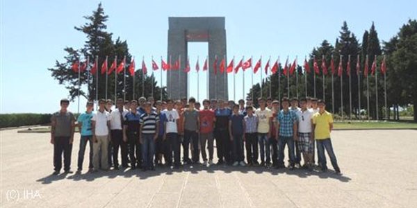 'Geleceğin sesi gençler' geziyor