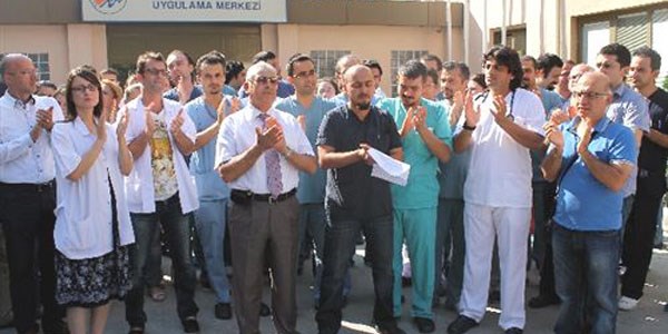 MEÜ'nün asistan hekimleri 'asistan hekime' şiddeti kınadı