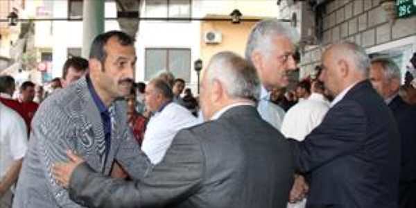Belediye Başkanı Nihat Çolak'ın babası toprağa verildi