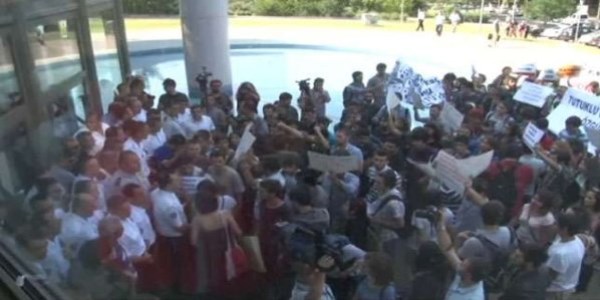 Çetinsaya'nın konferansa katıldığı İTÜ'de olaylar çıktı/Video